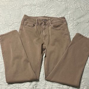 Women’s AE Tomgirl super stretch size 2